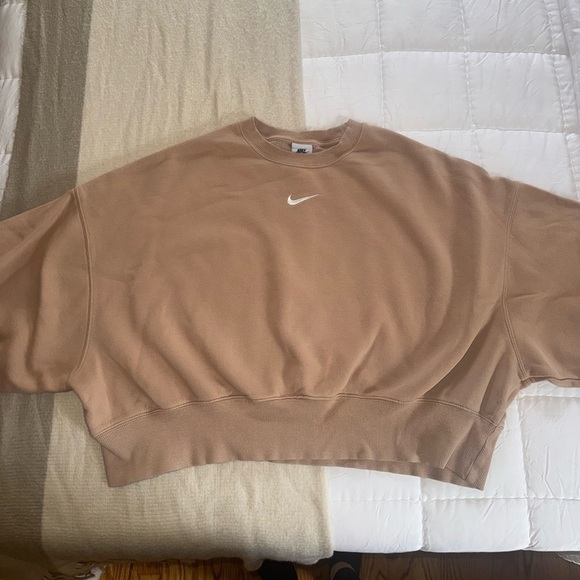 Nike Sportswear Cropped Fleece Crew-Neck Sweatshirt - Picture 5 of 7